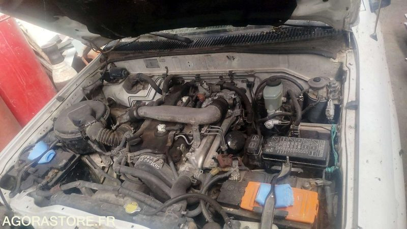 TOYOTA HILUX - 225000KM - 2003 - Furgoneta basculante: foto 3 TOYOTA HILUX - 225000KM - 2003 - Furgoneta basculante: foto 3