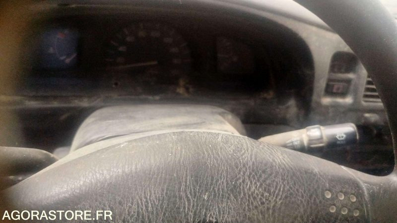 TOYOTA HILUX - 225000KM - 2003 - Furgoneta basculante: foto 5 TOYOTA HILUX - 225000KM - 2003 - Furgoneta basculante: foto 5