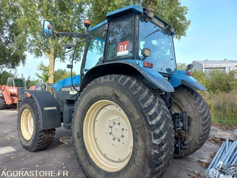 TRACTEUR AGRICOLE NEW HOLLAND EK-378-PK - Tractor: foto 2 TRACTEUR AGRICOLE NEW HOLLAND EK-378-PK - Tractor: foto 2