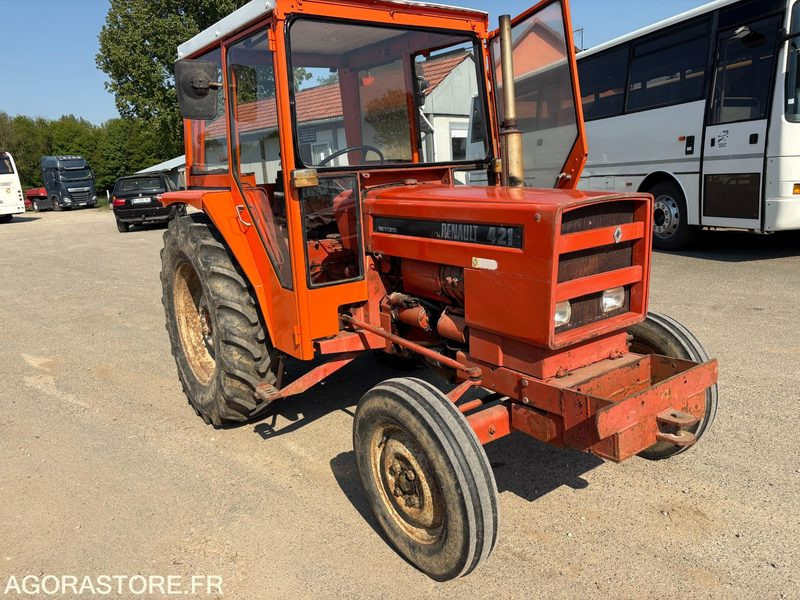 TRACTEUR AGRICOLE RENAULT 421 - Tractor: foto 1 TRACTEUR AGRICOLE RENAULT 421 - Tractor: foto 1