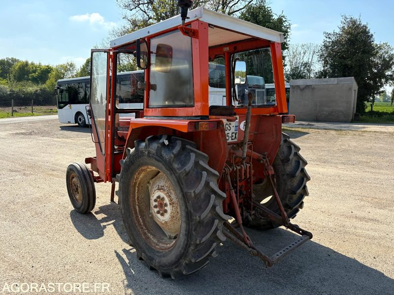 TRACTEUR AGRICOLE RENAULT 421 - Tractor: foto 5 TRACTEUR AGRICOLE RENAULT 421 - Tractor: foto 5