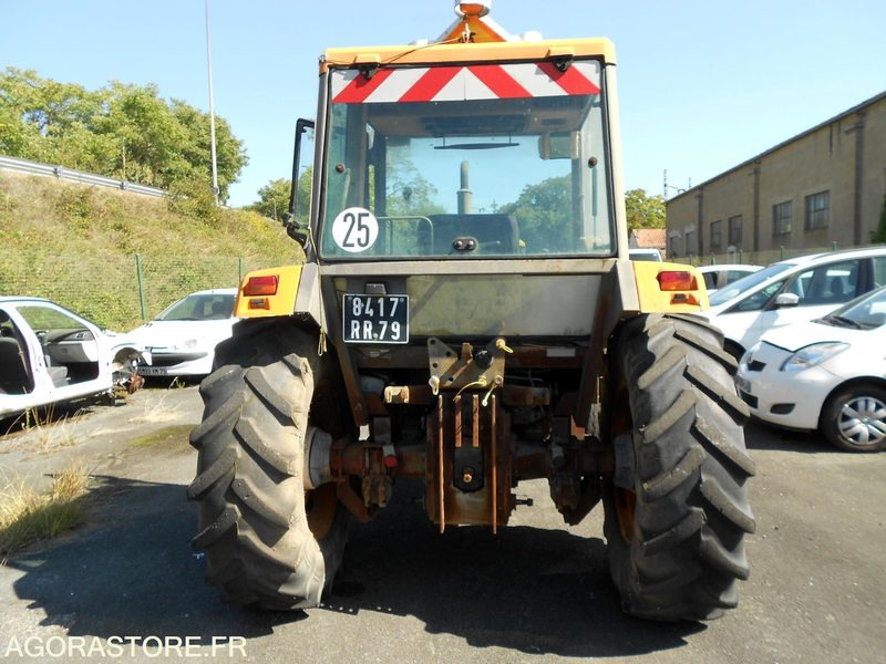 TRACTEUR RENAULT 750 MI - Tractor municipal: foto 1 TRACTEUR RENAULT 750 MI - Tractor municipal: foto 1