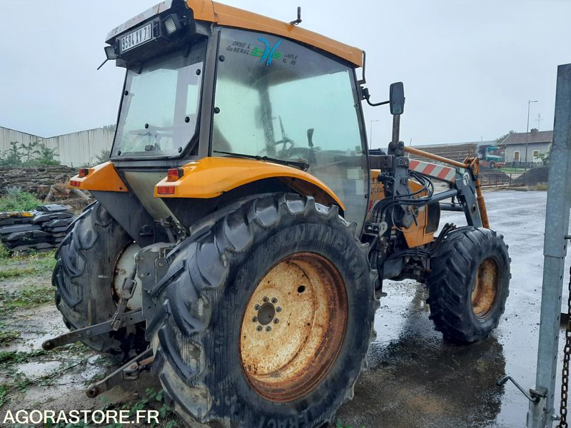 TRACTEUR RENAULT ERGOS446 avec chargeur FAUCHEUX F26R 7580h - Tractor: foto 3 TRACTEUR RENAULT ERGOS446 avec chargeur FAUCHEUX F26R 7580h - Tractor: foto 3