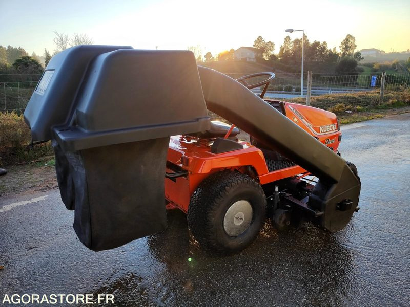 TRACTEUR TONDEUSE KUBOTA - GAMME PRO - HST T1600 - 377 HEURES - Cortacésped: foto 5 TRACTEUR TONDEUSE KUBOTA - GAMME PRO - HST T1600 - 377 HEURES - Cortacésped: foto 5