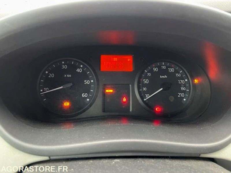 TRAFIC FG L1H1 1000kg CONFORT €5 DCI 90 . 03/2012 . 190000 km - Furgón: foto 5 TRAFIC FG L1H1 1000kg CONFORT €5 DCI 90 . 03/2012 . 190000 km - Furgón: foto 5