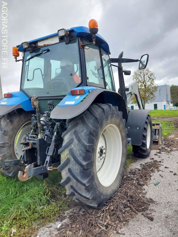 Tracteur New Holland avec chargeuse Mailleux - Tractor: foto 3 Tracteur New Holland avec chargeuse Mailleux - Tractor: foto 3