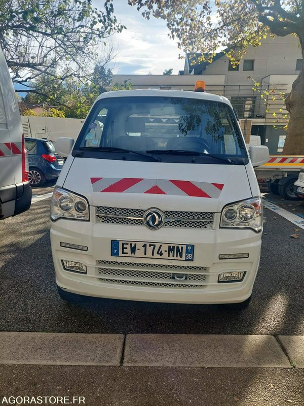 Tri-benne Giotti Victoria Gladiator Essence - Furgoneta basculante: foto 2 Tri-benne Giotti Victoria Gladiator Essence - Furgoneta basculante: foto 2