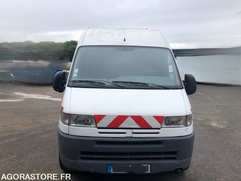 Véhicule PEUGEOT BOXER 2001 NON ROULANT EN L'ETAT - Furgoneta pequeña: foto 5 Véhicule PEUGEOT BOXER 2001 NON ROULANT EN L'ETAT - Furgoneta pequeña: foto 5