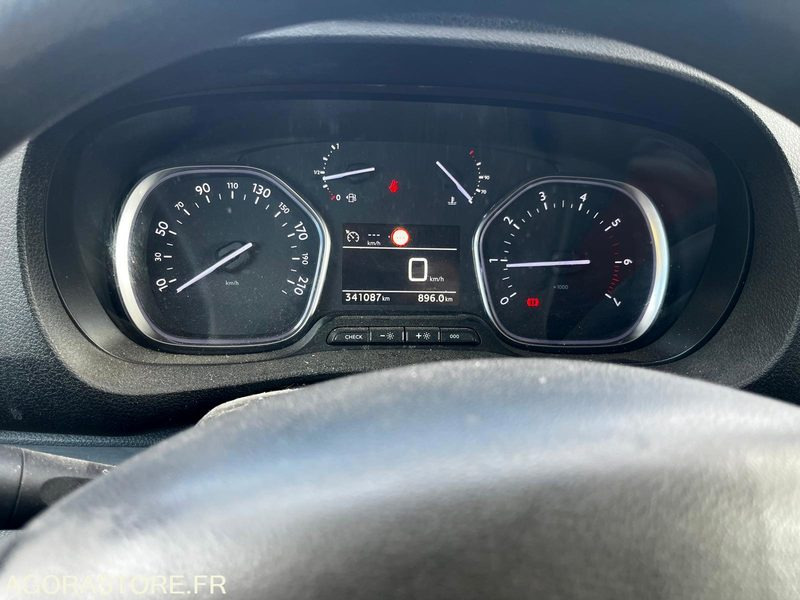 Citroen jumpy 2017 1.6hdi 341000km - Furgón: foto 2 Citroen jumpy 2017 1.6hdi 341000km - Furgón: foto 2