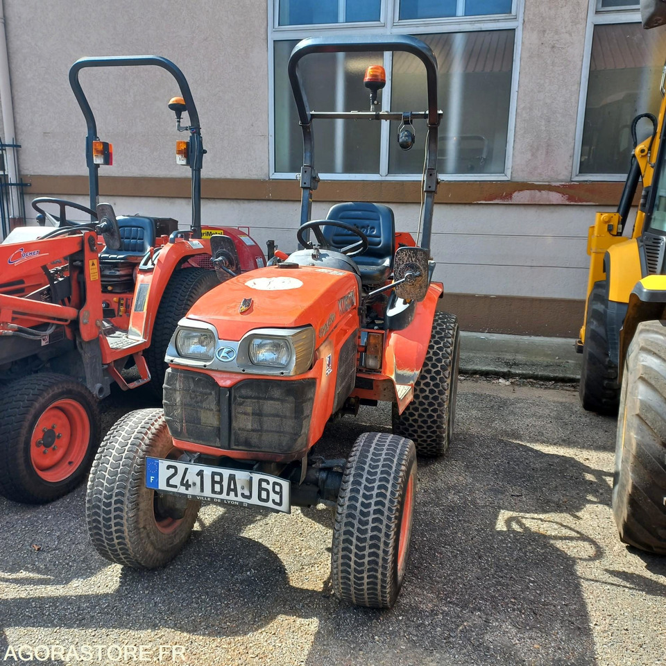 Tracteur kubota B2530 - Tractor: foto 1 Tracteur kubota B2530 - Tractor: foto 1