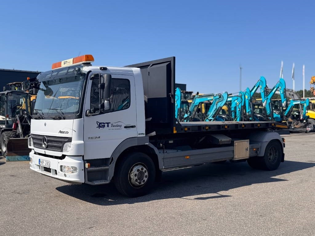 Mercedes-Benz Atego 1524 L 4X2 Växlare Pallift - Camión caja cerrada: foto 1 Mercedes-Benz Atego 1524 L 4X2 Växlare Pallift - Camión caja cerrada: foto 1