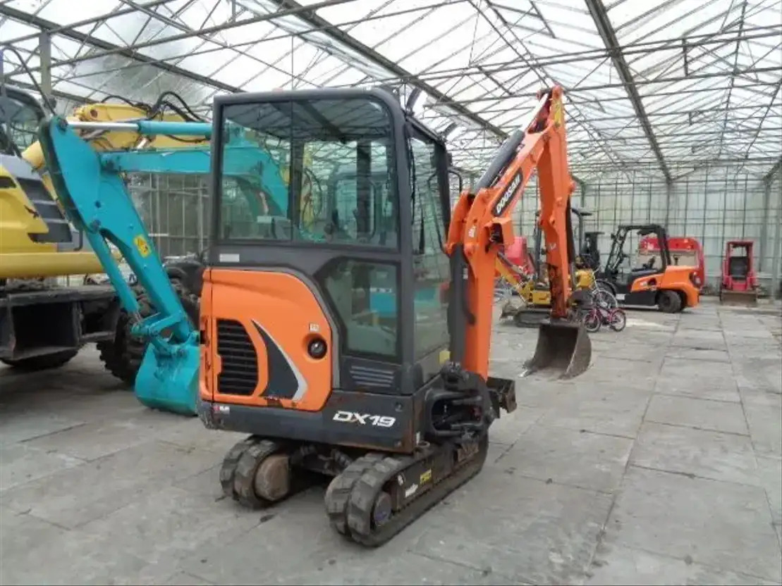 Doosan DX19 - Miniexcavadora: foto 4 Doosan DX19 - Miniexcavadora: foto 4