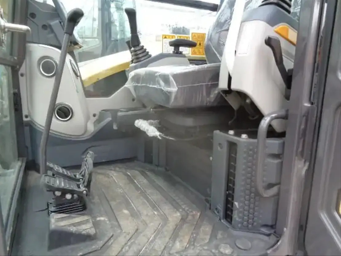 Excavadora de cadenas XCMG XE60GA: foto 8