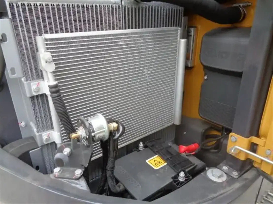 Excavadora de cadenas XCMG XE60GA: foto 6