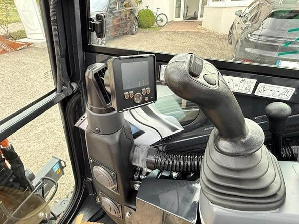 Hitachi ZX26 U-6 - Miniexcavadora: foto 5 Hitachi ZX26 U-6 - Miniexcavadora: foto 5