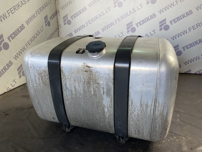 Mercedes-Benz - Depósito de combustible para Camión: foto 1 Mercedes-Benz - Depósito de combustible para Camión: foto 1