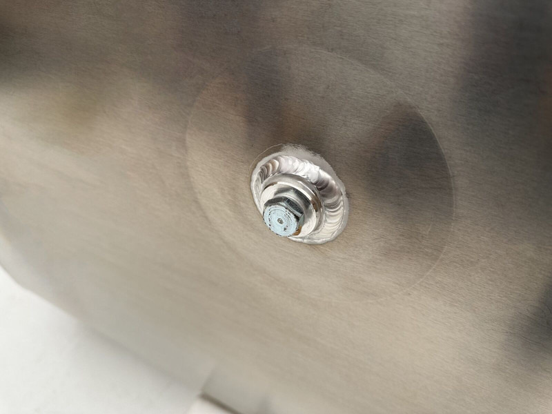 Depósito de combustible para Camión Mercedes-Benz New aluminum fuel tank 400L: foto 7 Depósito de combustible para Camión Mercedes-Benz New aluminum fuel tank 400L: foto 7