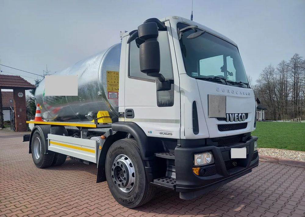 Iveco EURO CARGO 180 E 25 EURO 5 ASENIZACJA ASENIZACYJNY BECZKA - Camión cisterna: foto 1 Iveco EURO CARGO 180 E 25 EURO 5 ASENIZACJA ASENIZACYJNY BECZKA - Camión cisterna: foto 1
