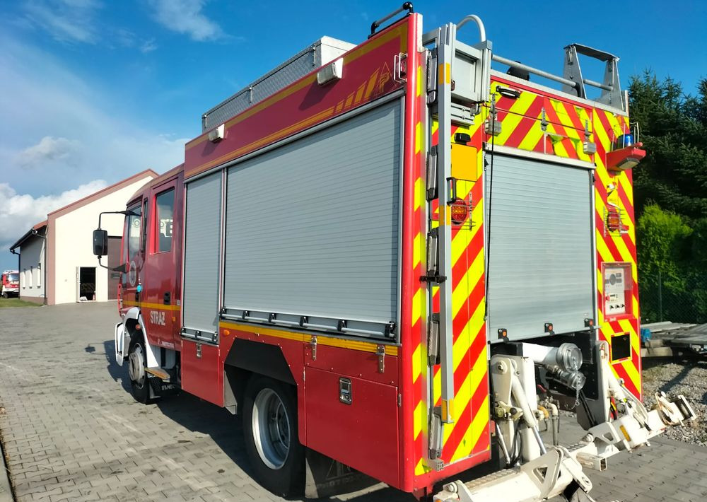 Iveco Eurocargo 140E24 Straż Strażacki pożarniczy feuerwehr hasici vatrogasno - Camión de bomberos: foto 3 Iveco Eurocargo 140E24 Straż Strażacki pożarniczy feuerwehr hasici vatrogasno - Camión de bomberos: foto 3