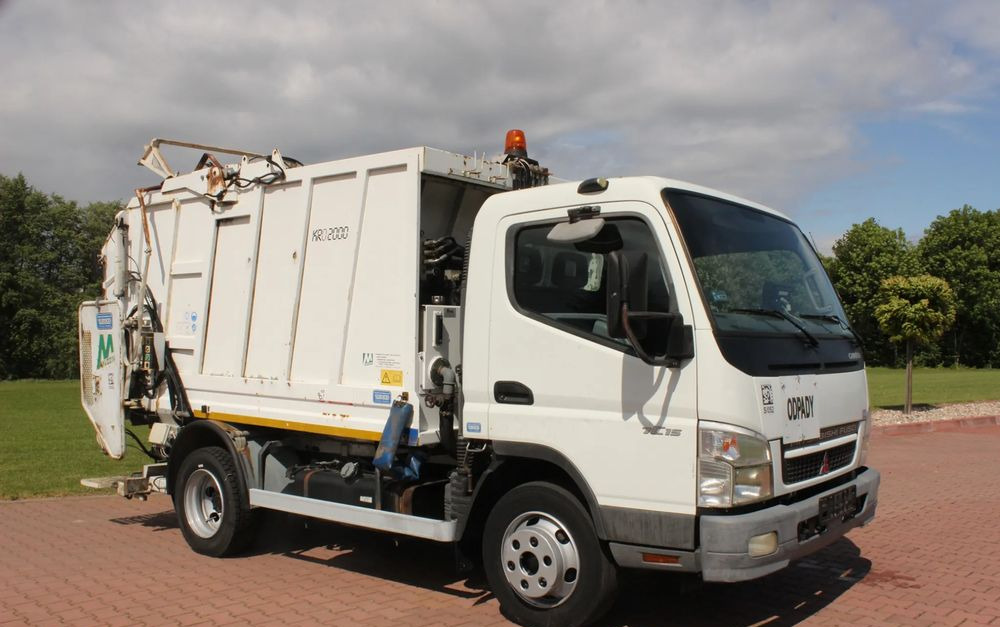 Mitsubishi CANTER 7C15 - Camión de basura: foto 1 Mitsubishi CANTER 7C15 - Camión de basura: foto 1