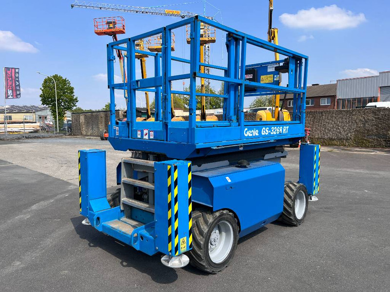 Genie GS3268 RT diesel 4x4 12m (1480) - Plataforma de tijeras: foto 3 Genie GS3268 RT diesel 4x4 12m (1480) - Plataforma de tijeras: foto 3