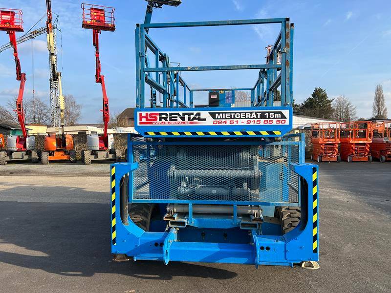 Genie GS4390 RT diesel 4x4 15m (1541) - Plataforma de tijeras: foto 4 Genie GS4390 RT diesel 4x4 15m (1541) - Plataforma de tijeras: foto 4