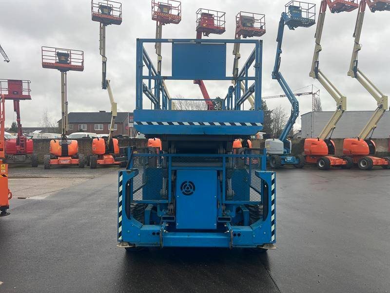 Genie GS5390 RT diesel 4x4 18m (1711) - Plataforma de tijeras: foto 4 Genie GS5390 RT diesel 4x4 18m (1711) - Plataforma de tijeras: foto 4