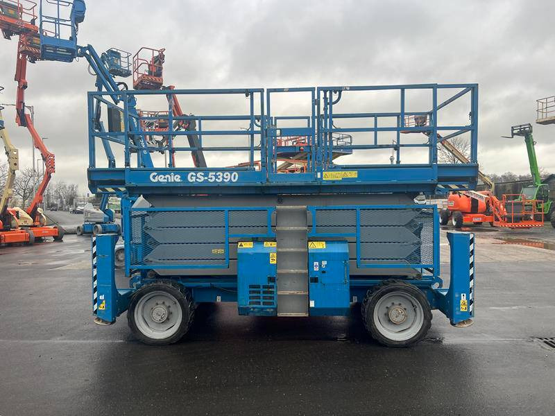 Genie GS5390 RT diesel 4x4 18m (1711) - Plataforma de tijeras: foto 2 Genie GS5390 RT diesel 4x4 18m (1711) - Plataforma de tijeras: foto 2