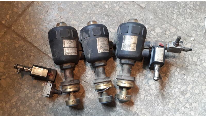Scania B12 - Cables/ Alambres: foto 3 Scania B12 - Cables/ Alambres: foto 3