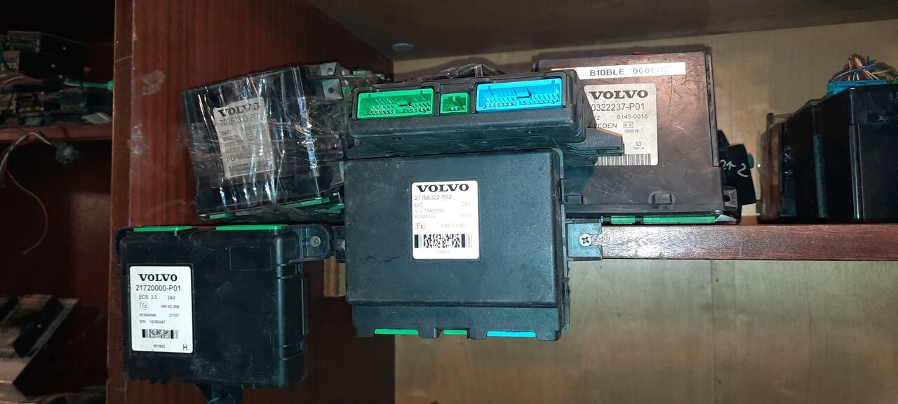 Volvo 20503188-P04.3195082-2 R03 Volvo B12 - Unidad de control para Autobús: foto 3 Volvo 20503188-P04.3195082-2 R03 Volvo B12 - Unidad de control para Autobús: foto 3