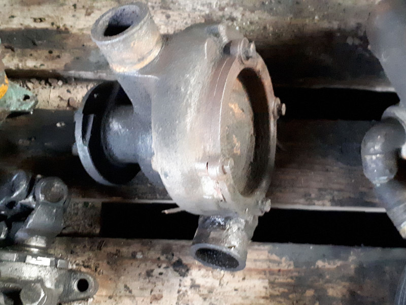 Volvo 4572010401. A4962010231 - Bomba de refrigerante: foto 2 Volvo 4572010401. A4962010231 - Bomba de refrigerante: foto 2