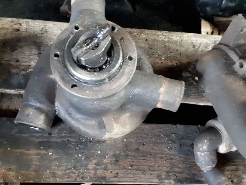 Volvo 4572010401. A4962010231 - Bomba de refrigerante: foto 4 Volvo 4572010401. A4962010231 - Bomba de refrigerante: foto 4