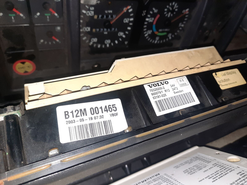 Volvo 70361832-1 . 70361831. 70329201-2 .22205475-P03. 70392912-P01/ - Salpicadero: foto 5 Volvo 70361832-1 . 70361831. 70329201-2 .22205475-P03. 70392912-P01/ - Salpicadero: foto 5