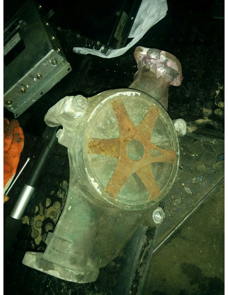 Volvo B 12 9700 . FM/FH - Bomba de refrigerante: foto 5 Volvo B 12 9700 . FM/FH - Bomba de refrigerante: foto 5