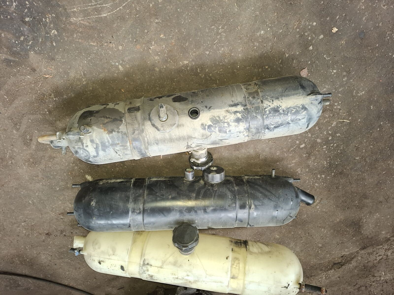 Volvo Scani - Depósito de expansión: foto 5 Volvo Scani - Depósito de expansión: foto 5