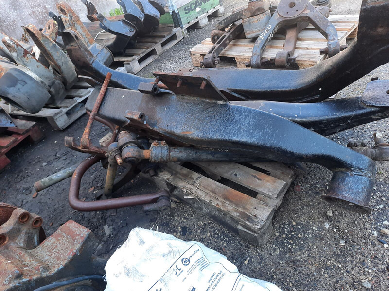 Volvo кронштейн заднего моста мерседес - Suspensión de ballestas: foto 4 Volvo кронштейн заднего моста мерседес - Suspensión de ballestas: foto 4