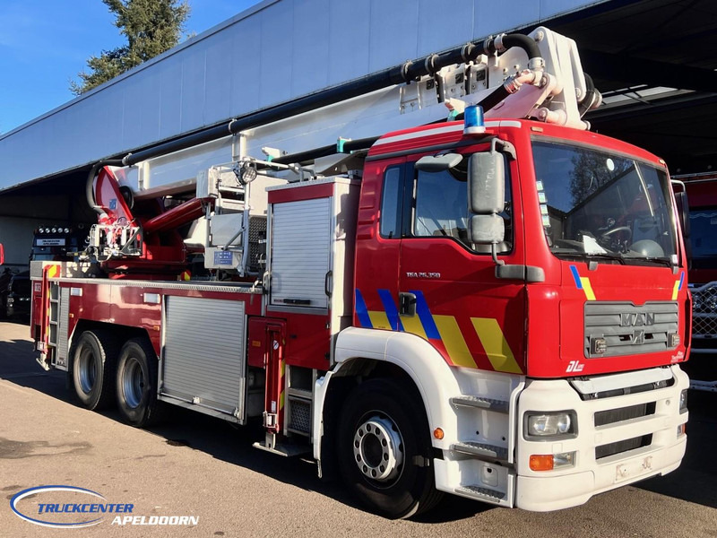 MAN TGA 26.350 Magirus ALP 320L = 32 meter, Waterpump, 6x4, Steel springs - Camión: foto 3 MAN TGA 26.350 Magirus ALP 320L = 32 meter, Waterpump, 6x4, Steel springs - Camión: foto 3