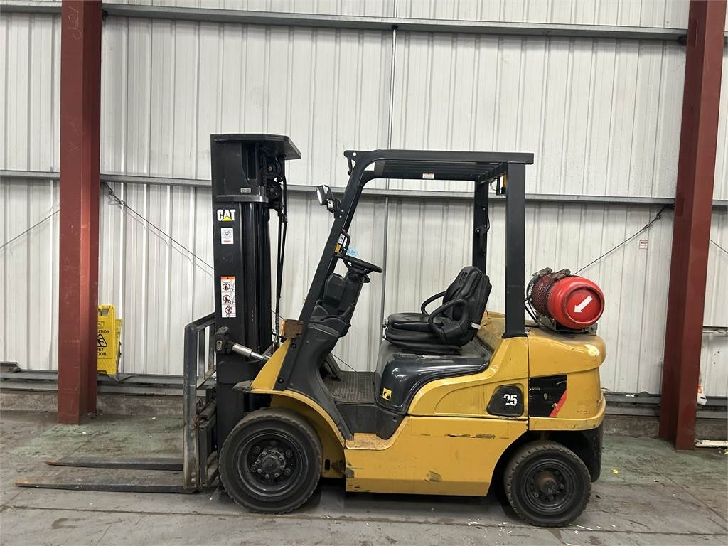 CAT GP25NT  - Carretilla elevadora de gas: foto 1 CAT GP25NT  - Carretilla elevadora de gas: foto 1