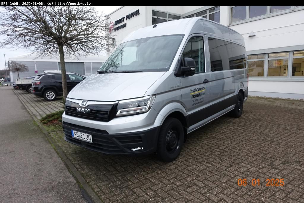 MAN TGE 3.180 4x2 F SB 8 Sitzer, Automatik, Anhängek - Minibús, Furgoneta de pasajeros: foto 1 MAN TGE 3.180 4x2 F SB 8 Sitzer, Automatik, Anhängek - Minibús, Furgoneta de pasajeros: foto 1