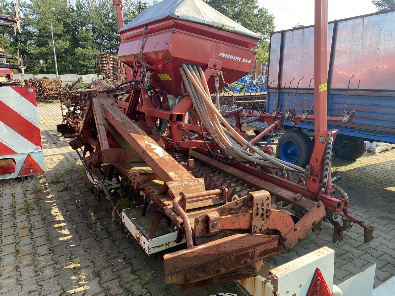 Kverneland ACCORD Pneumatic DA-S KUHN + Kuhn 4.50m - Combinado de siembra: foto 3 Kverneland ACCORD Pneumatic DA-S KUHN + Kuhn 4.50m - Combinado de siembra: foto 3