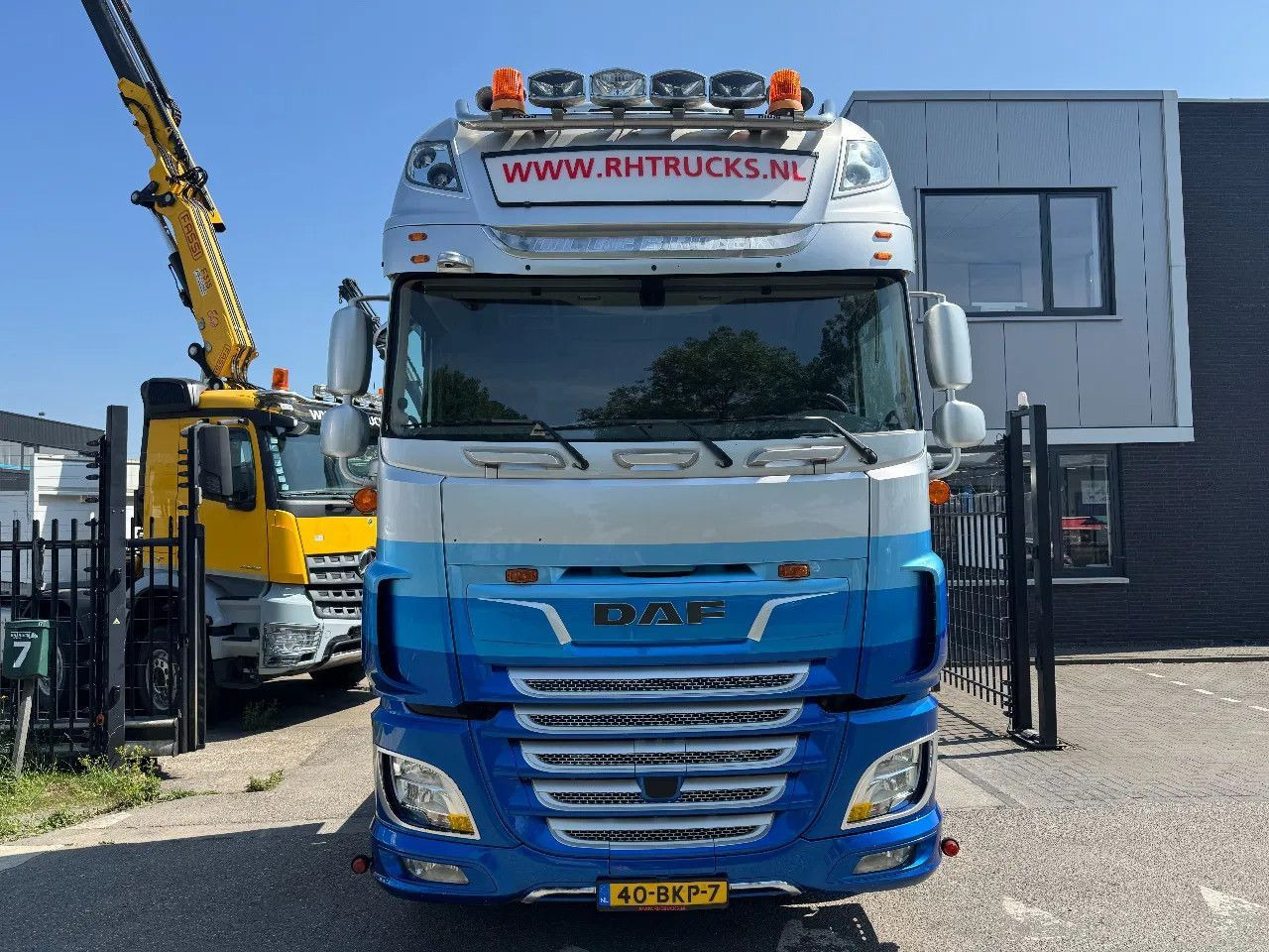 DAF XF 480 4X2 EURO 6 SKIRTS STANDKLIMA HYDRAULIC - Cabeza tractora: foto 3 DAF XF 480 4X2 EURO 6 SKIRTS STANDKLIMA HYDRAULIC - Cabeza tractora: foto 3