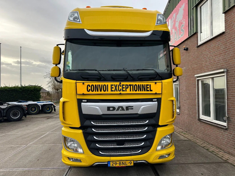 DAF XF 530 140 TON 8X4 INTARDER 324343 KM - Cabeza tractora: foto 4 DAF XF 530 140 TON 8X4 INTARDER 324343 KM - Cabeza tractora: foto 4
