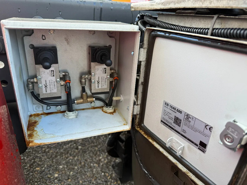 Mercedes-Benz Actros 1842 4X2 MEGA + LIFTING DISH (HEFSCHOTEL) - Cabeza tractora: foto 3 Mercedes-Benz Actros 1842 4X2 MEGA + LIFTING DISH (HEFSCHOTEL) - Cabeza tractora: foto 3