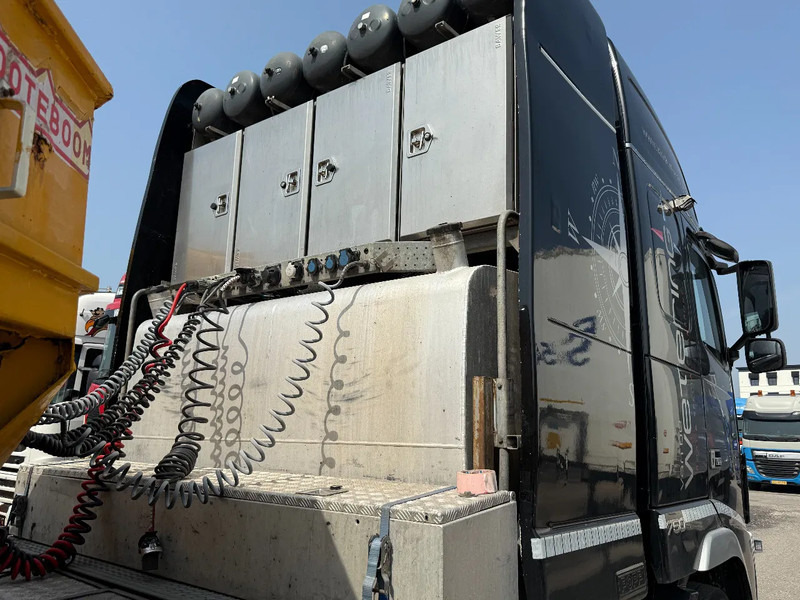 Volvo FH 16.750 8X4 - 160 TON + RETARDER - Cabeza tractora: foto 5 Volvo FH 16.750 8X4 - 160 TON + RETARDER - Cabeza tractora: foto 5