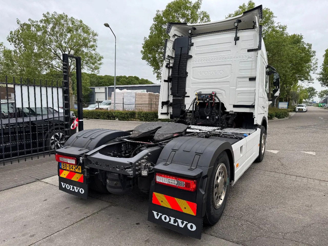 Volvo FM 380 4X2 EURO 6 NEW FACE SKIRTS AIRCO SPOILERS - Cabeza tractora: foto 5 Volvo FM 380 4X2 EURO 6 NEW FACE SKIRTS AIRCO SPOILERS - Cabeza tractora: foto 5