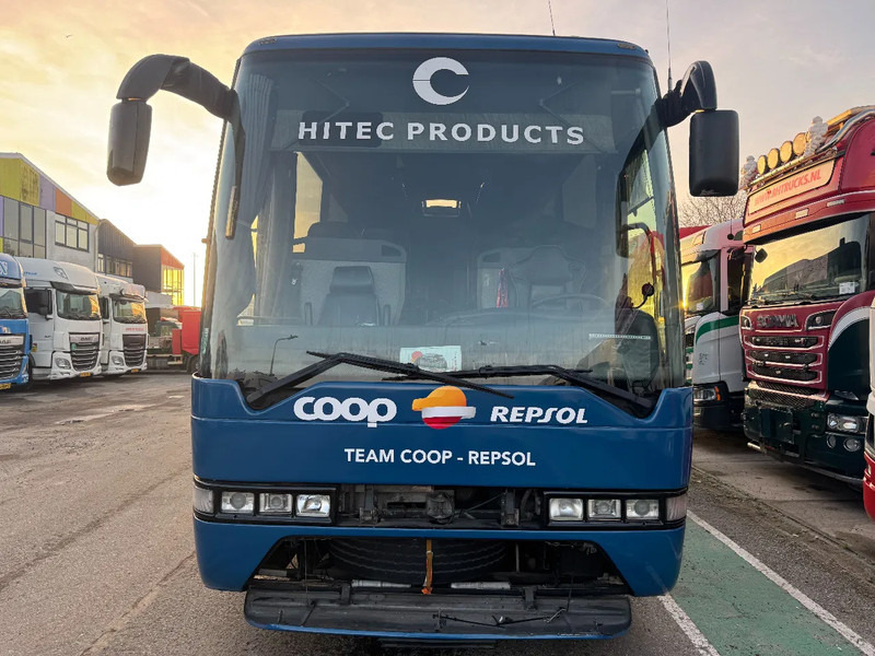 MAN ENGINE AND GEARBOX BROKEN LIVING ROOM + KITCHEN + DOUCHE - Camión: foto 2 MAN ENGINE AND GEARBOX BROKEN LIVING ROOM + KITCHEN + DOUCHE - Camión: foto 2