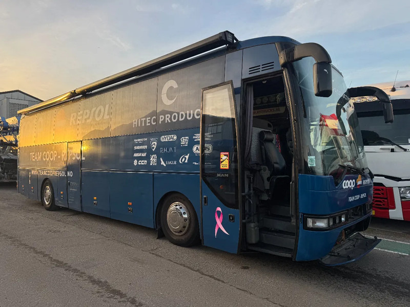 MAN ENGINE AND GEARBOX BROKEN LIVING ROOM + KITCHEN + DOUCHE - Camión: foto 1 MAN ENGINE AND GEARBOX BROKEN LIVING ROOM + KITCHEN + DOUCHE - Camión: foto 1