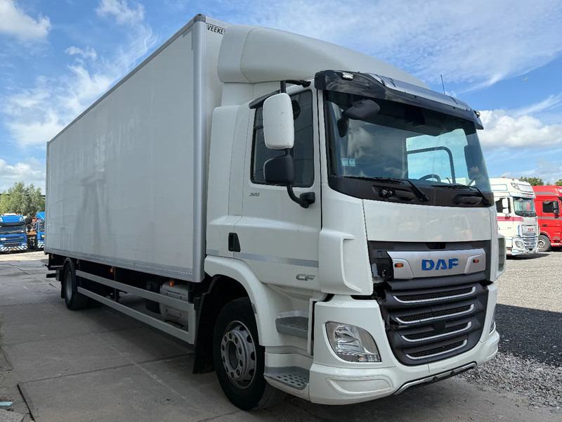 DAF CF 320 4X2 - EURO 6 - 19 TON + DHOLLANDIA - Camión caja cerrada: foto 3 DAF CF 320 4X2 - EURO 6 - 19 TON + DHOLLANDIA - Camión caja cerrada: foto 3