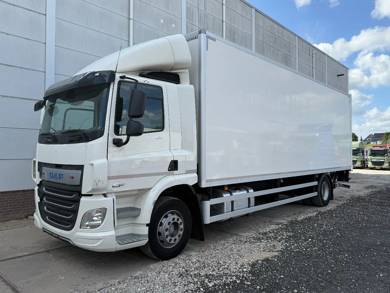 DAF CF 320 4X2 - EURO 6 - 19 TON + DHOLLANDIA - Camión caja cerrada: foto 1 DAF CF 320 4X2 - EURO 6 - 19 TON + DHOLLANDIA - Camión caja cerrada: foto 1