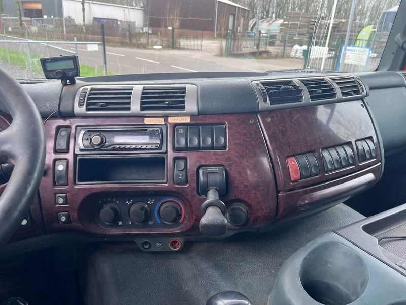 Leasing de DAF CF 85.380 6X2 + MKG 141 A2 CRANE + 20 TON HOOKLIFT - EURO 3 - MANUAL GEAR - 10 TYRES DAF CF 85.380 6X2 + MKG 141 A2 CRANE + 20 TON HOOKLIFT - EURO 3 - MANUAL GEAR - 10 TYRES: foto 20